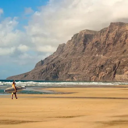 Casa Paradiso With Great Views Perfect For Surf Or Family Holidays Famara